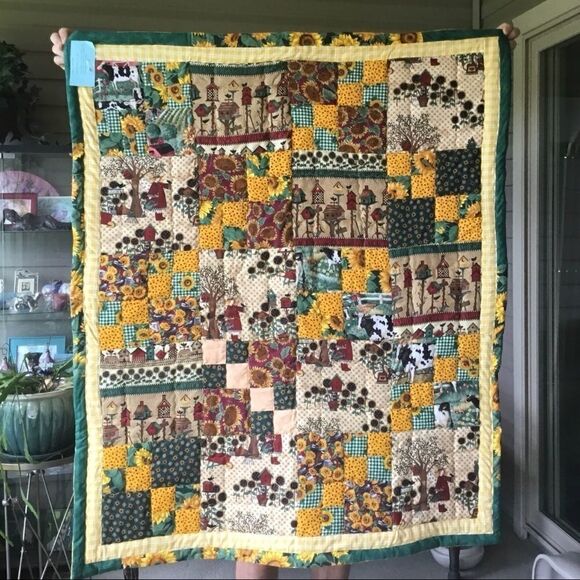 - Handmade Lap Quilt.   40” x 48” - Picture 2 of 10